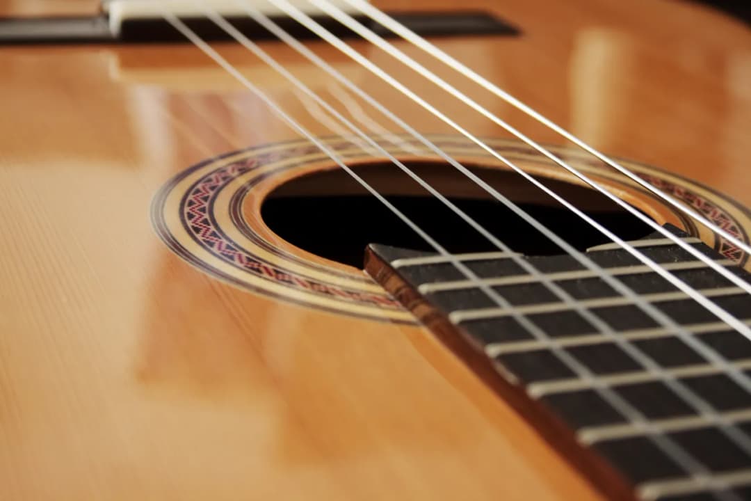 Od vintage'owych perełek po budżetowe bestsellery: Świat gitar używanych