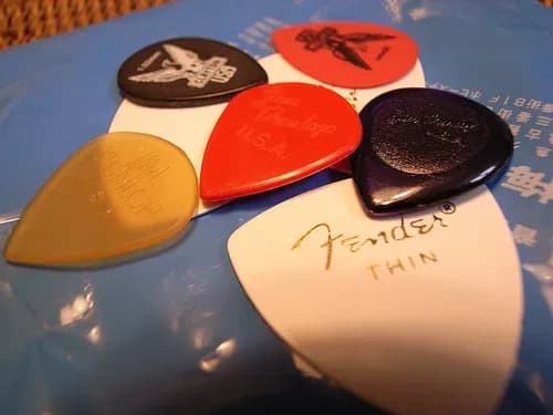 Ile kosztuje kostka do gitary? Sprawdź ceny i najlepsze oferty